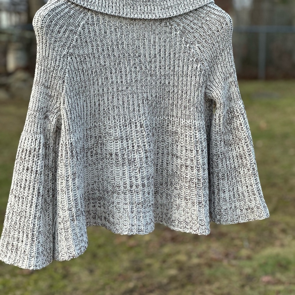 Cache  Buttoned Brown /White  Sweater Cape- Sophisticated Eye catching Style - Picture 5 of 16